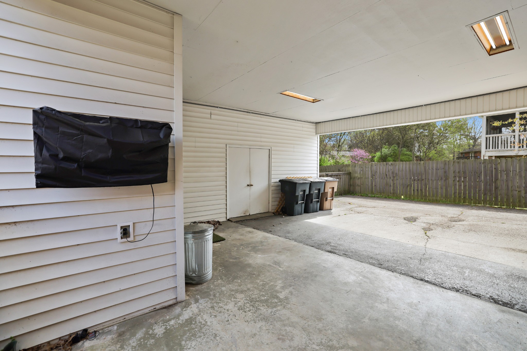 678 Brewer Dr