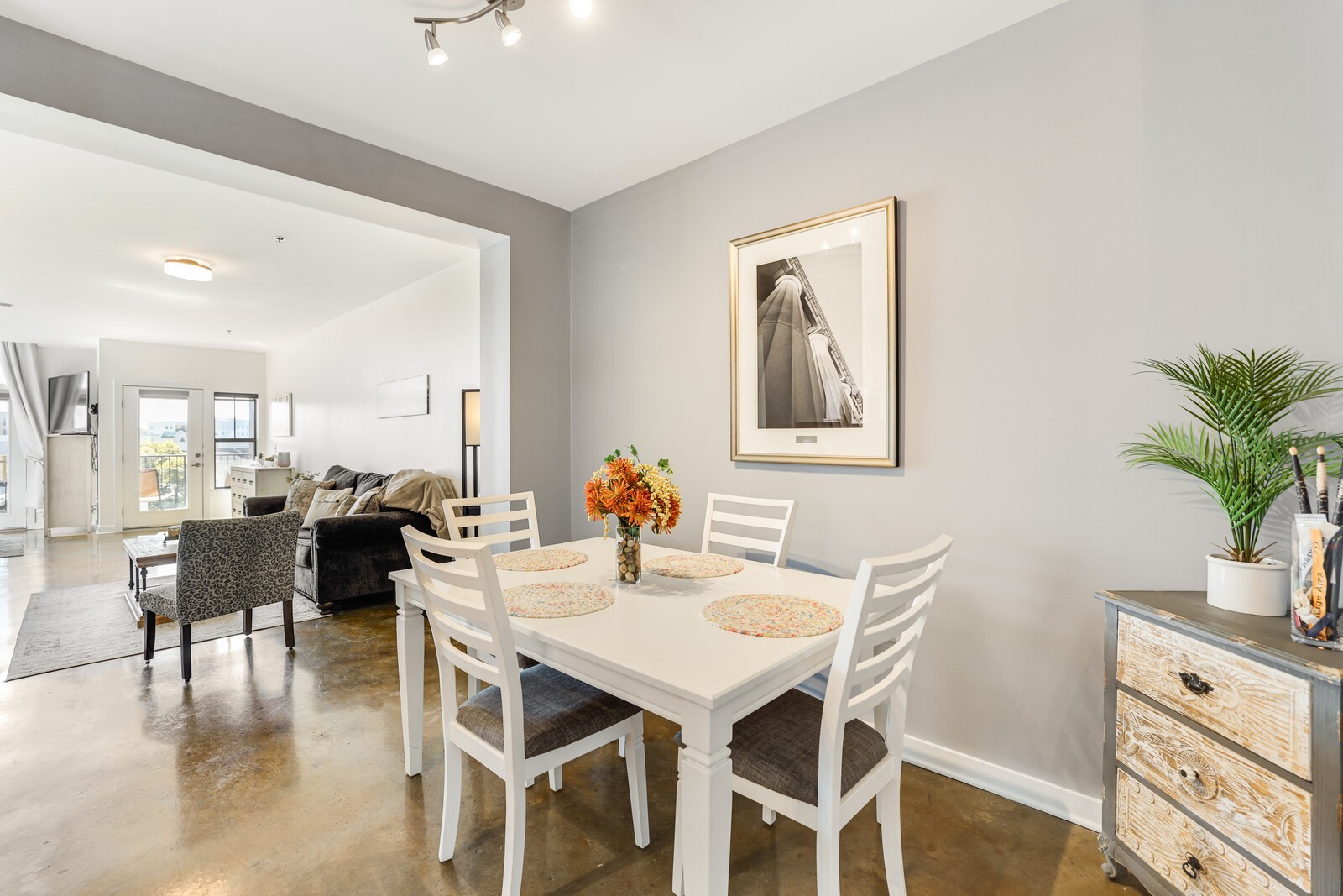 1803 Broadway Unit: 625