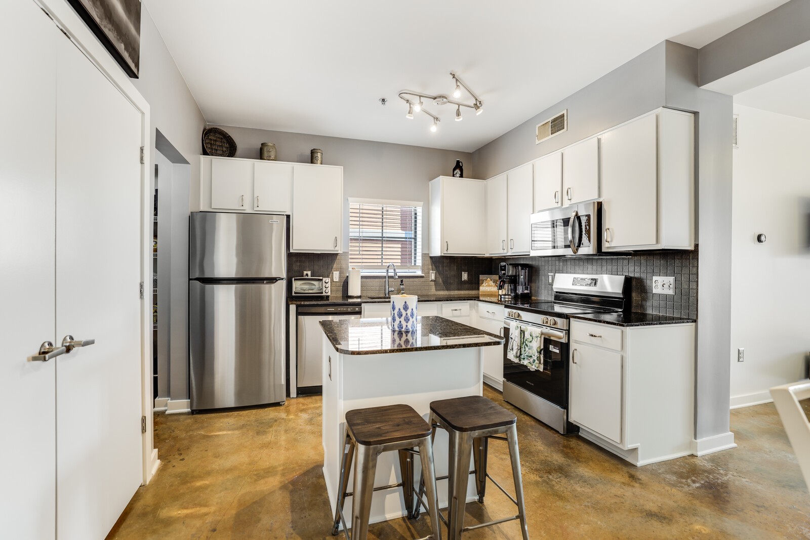 1803 Broadway Unit: 625