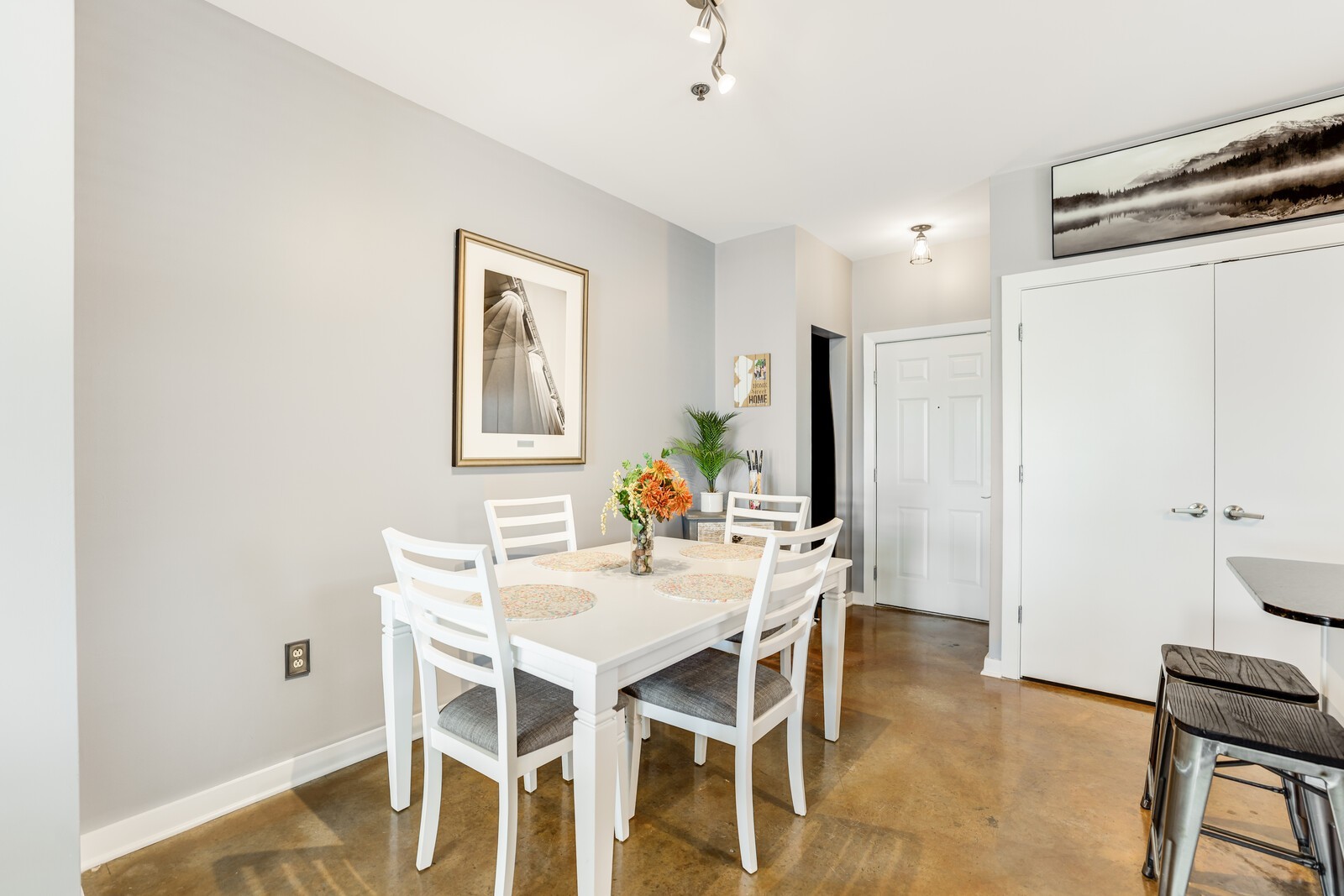 1803 Broadway Unit: 625