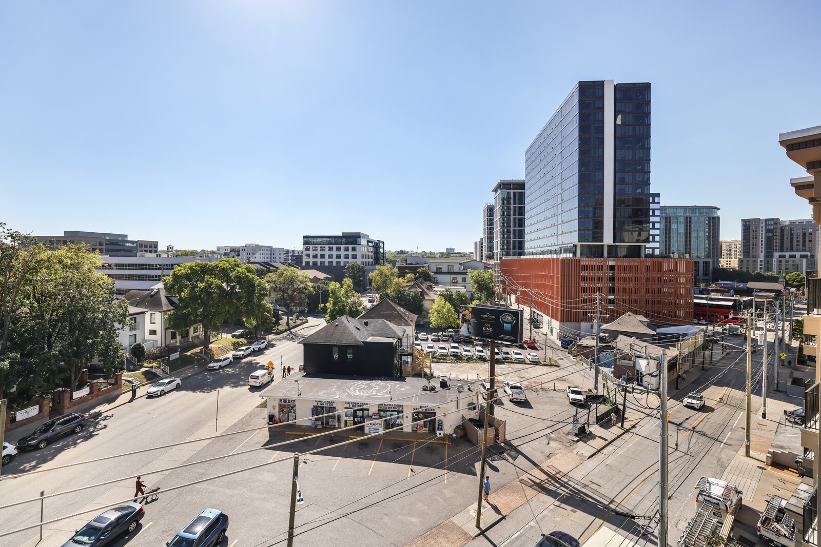1803 Broadway Unit: 625