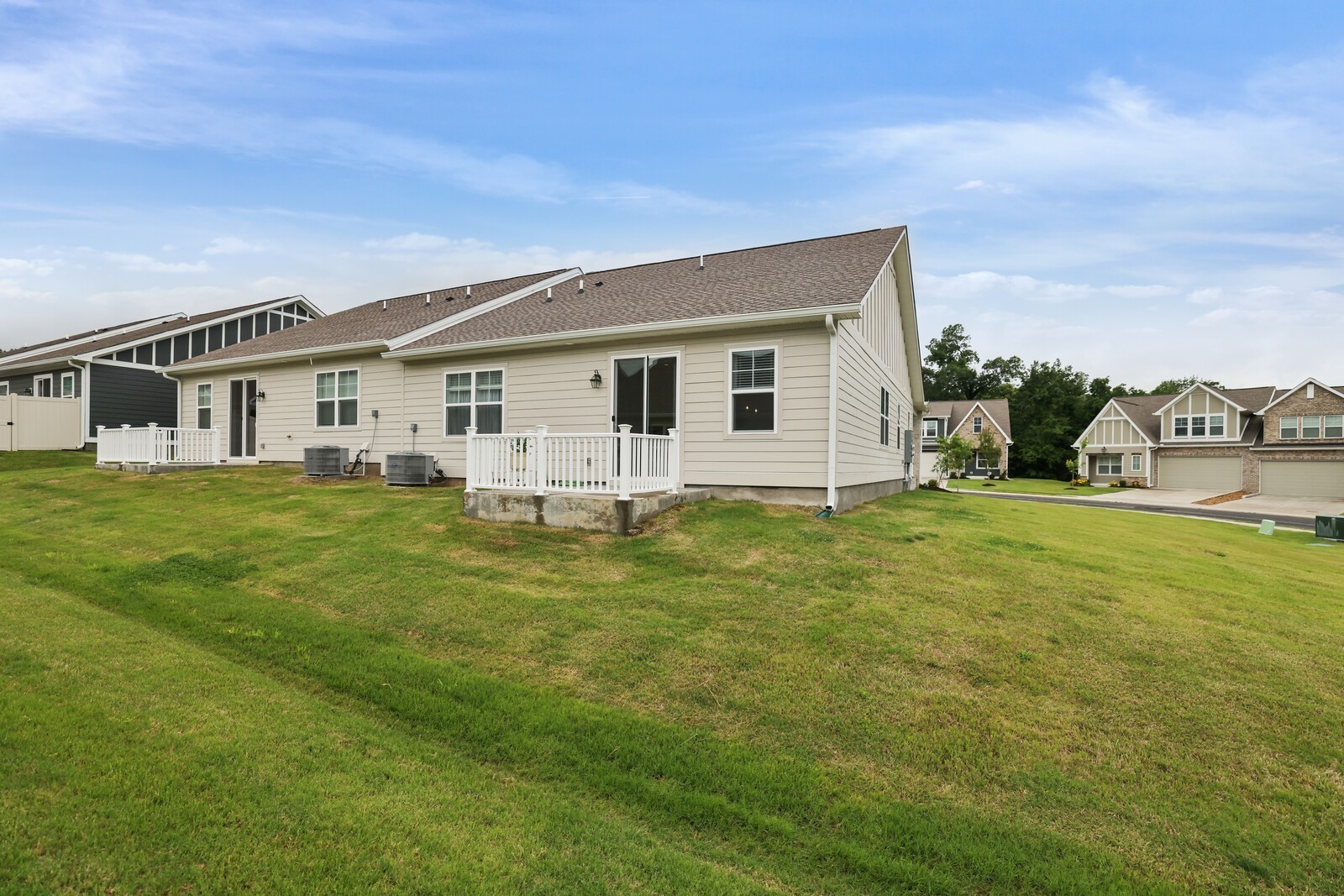 425 Multrees Pl