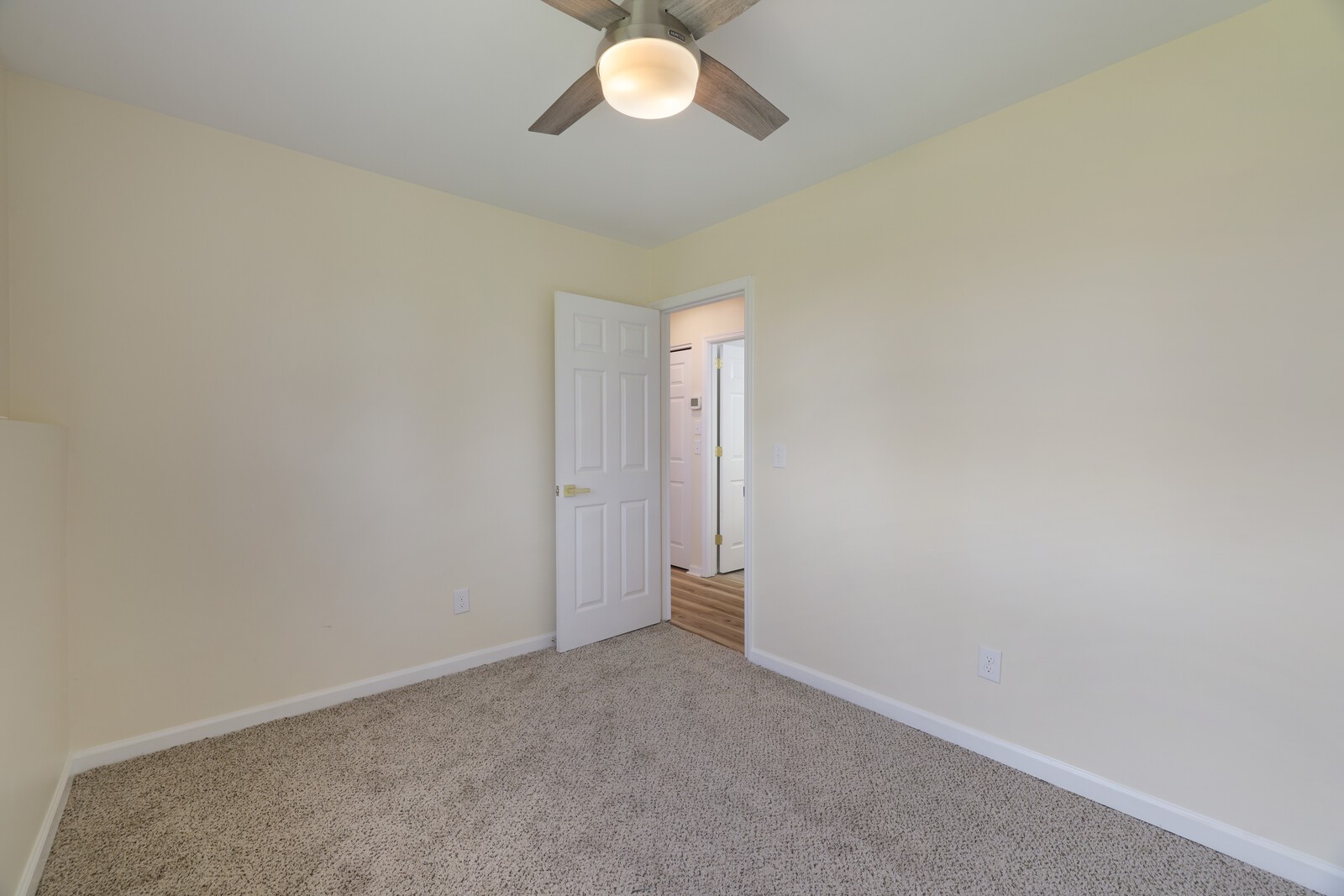 800 Carlisle Ct, N