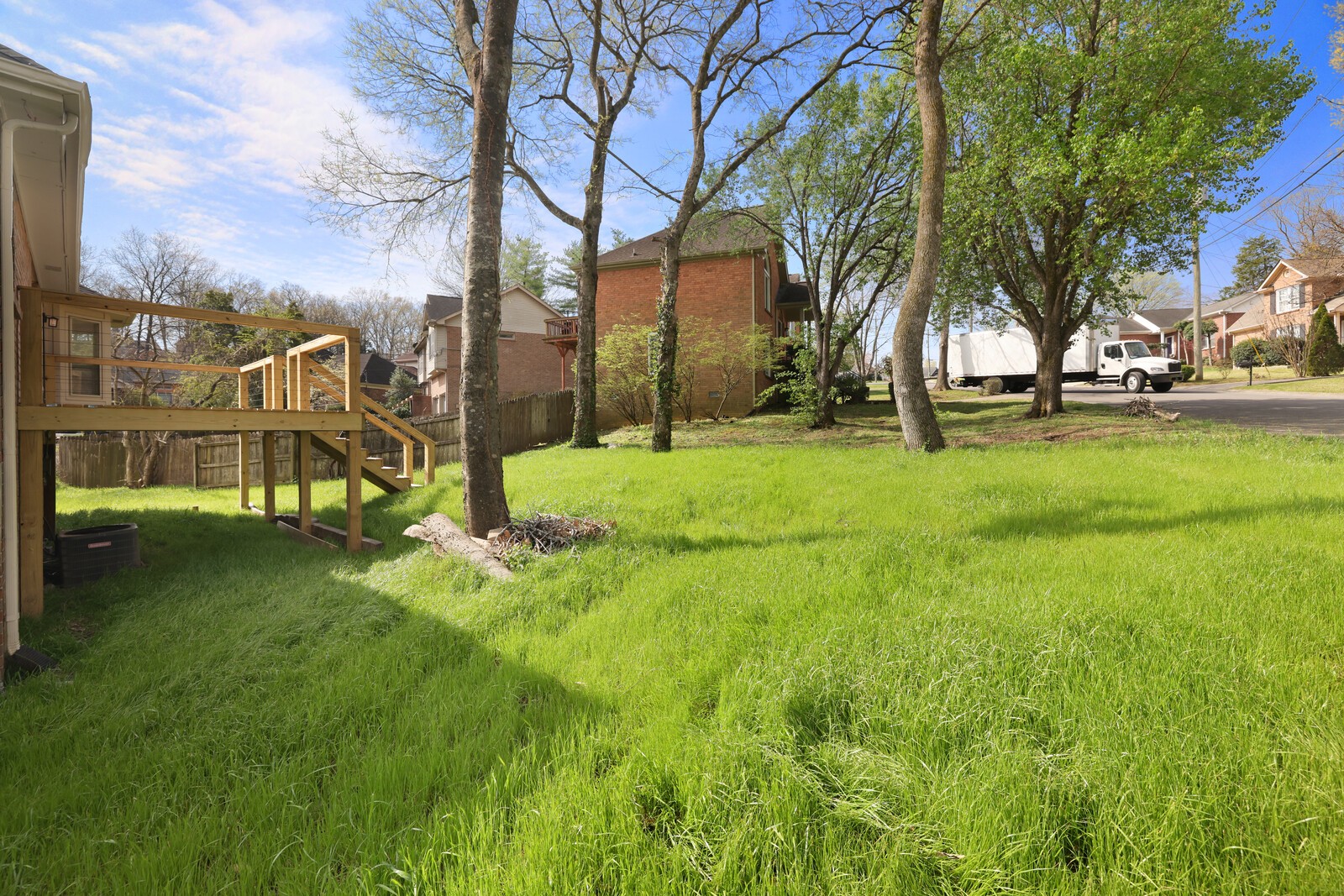 800 Carlisle Ct, N