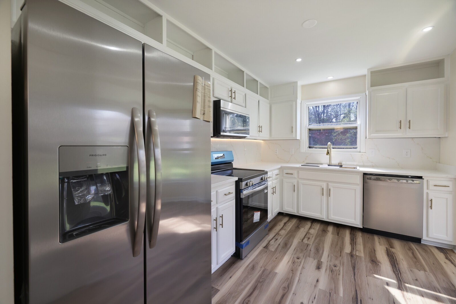 800 Carlisle Ct, N