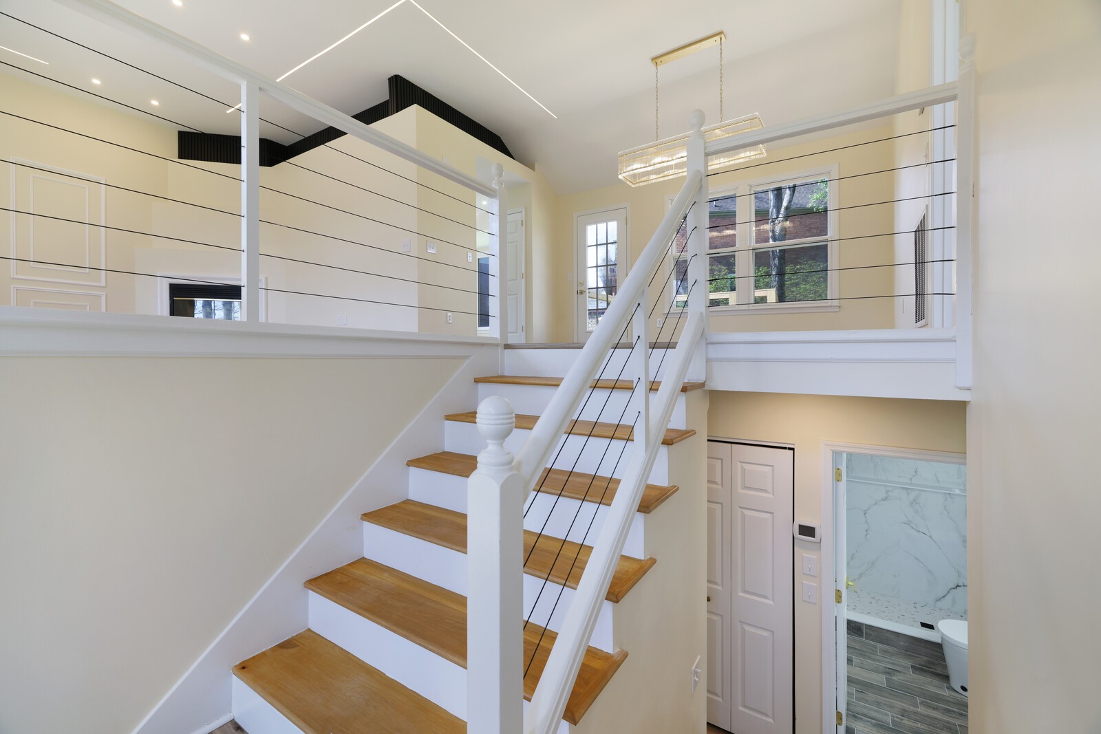 800 Carlisle Ct, N