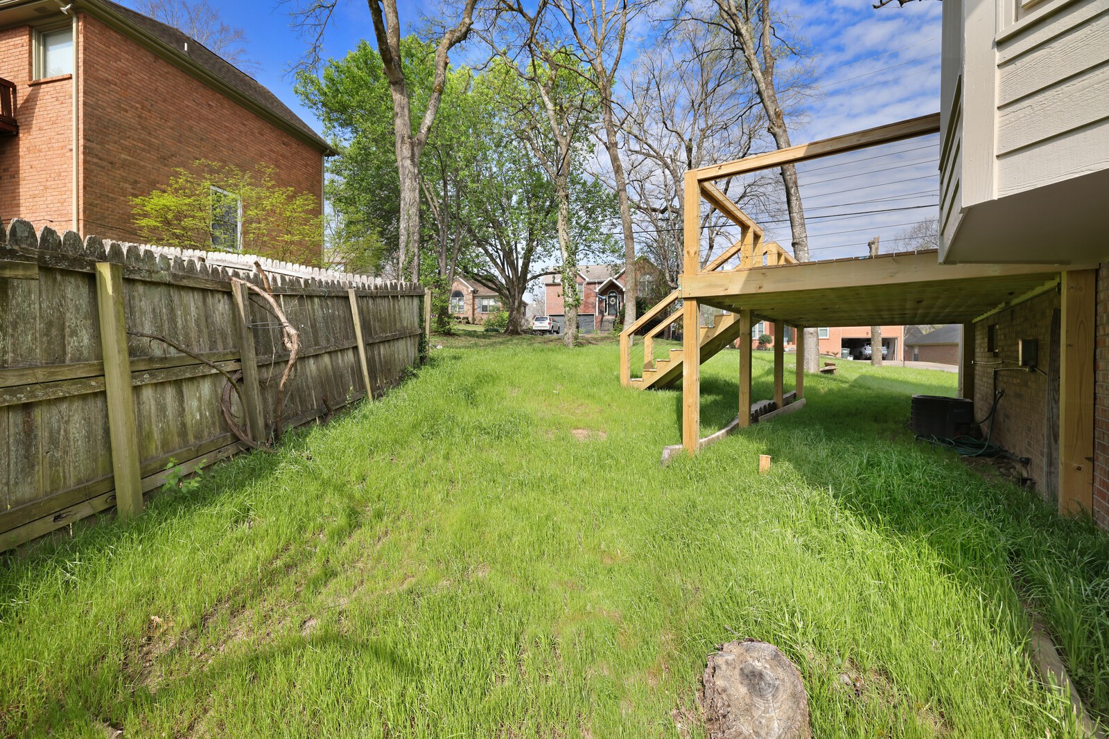 800 Carlisle Ct, N