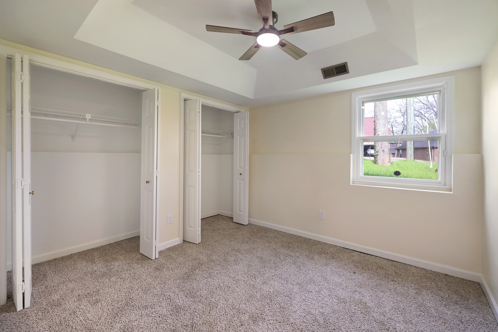 800 Carlisle Ct, N