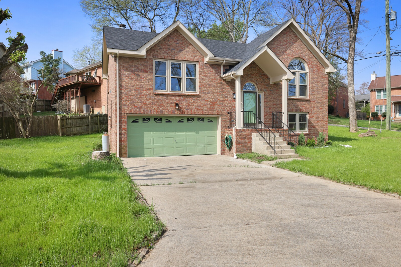 800 Carlisle Ct, N