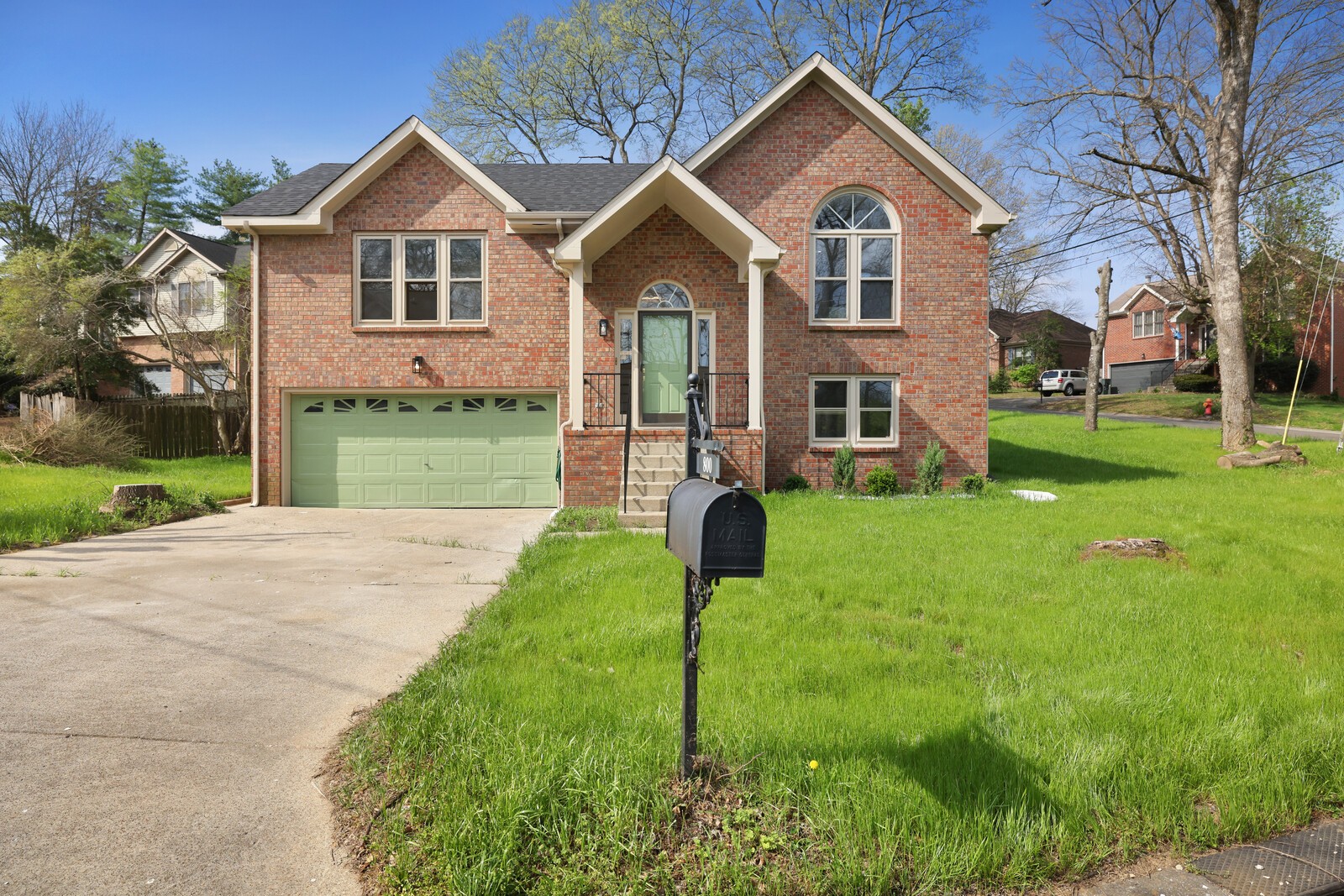 800 Carlisle Ct, N