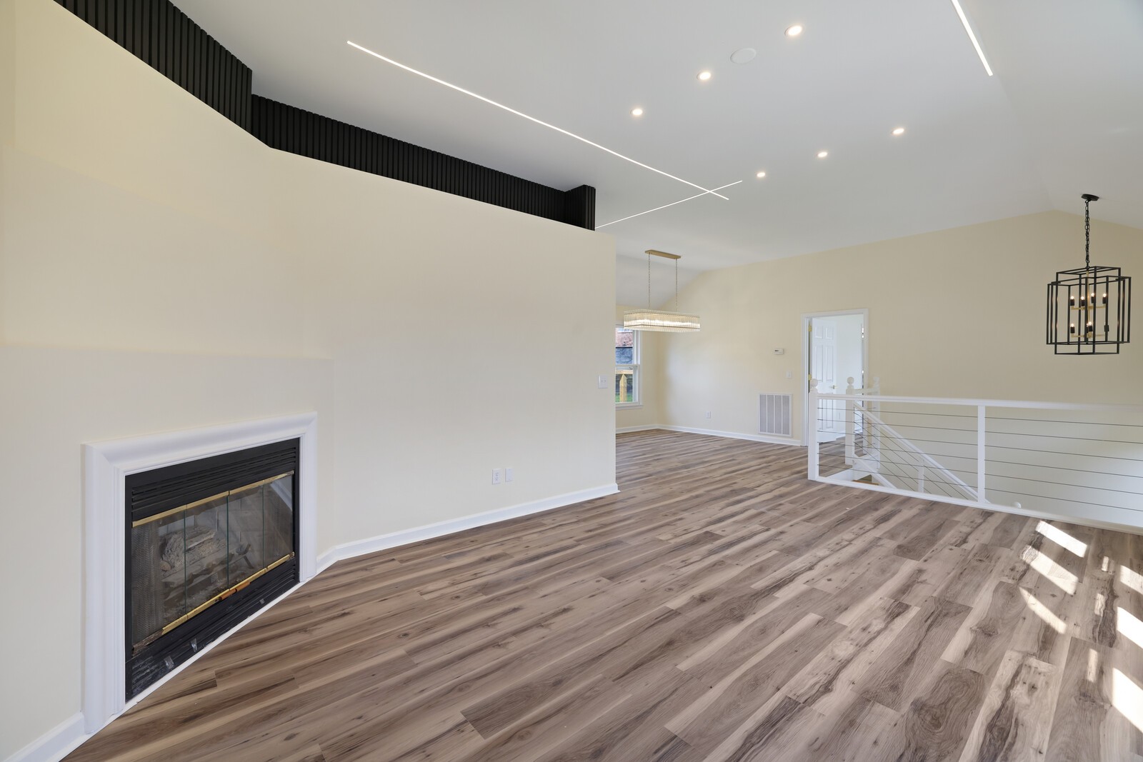 800 Carlisle Ct, N