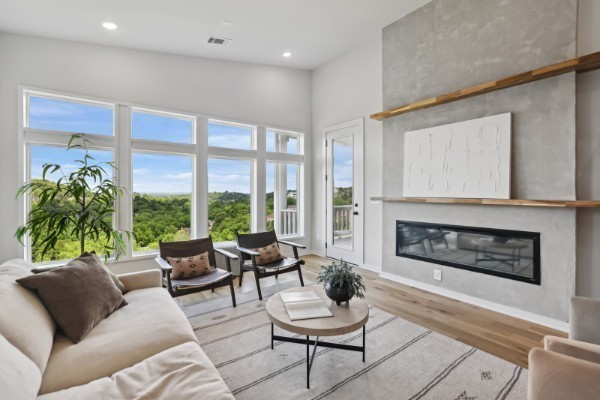 213 Walnutwood Lane