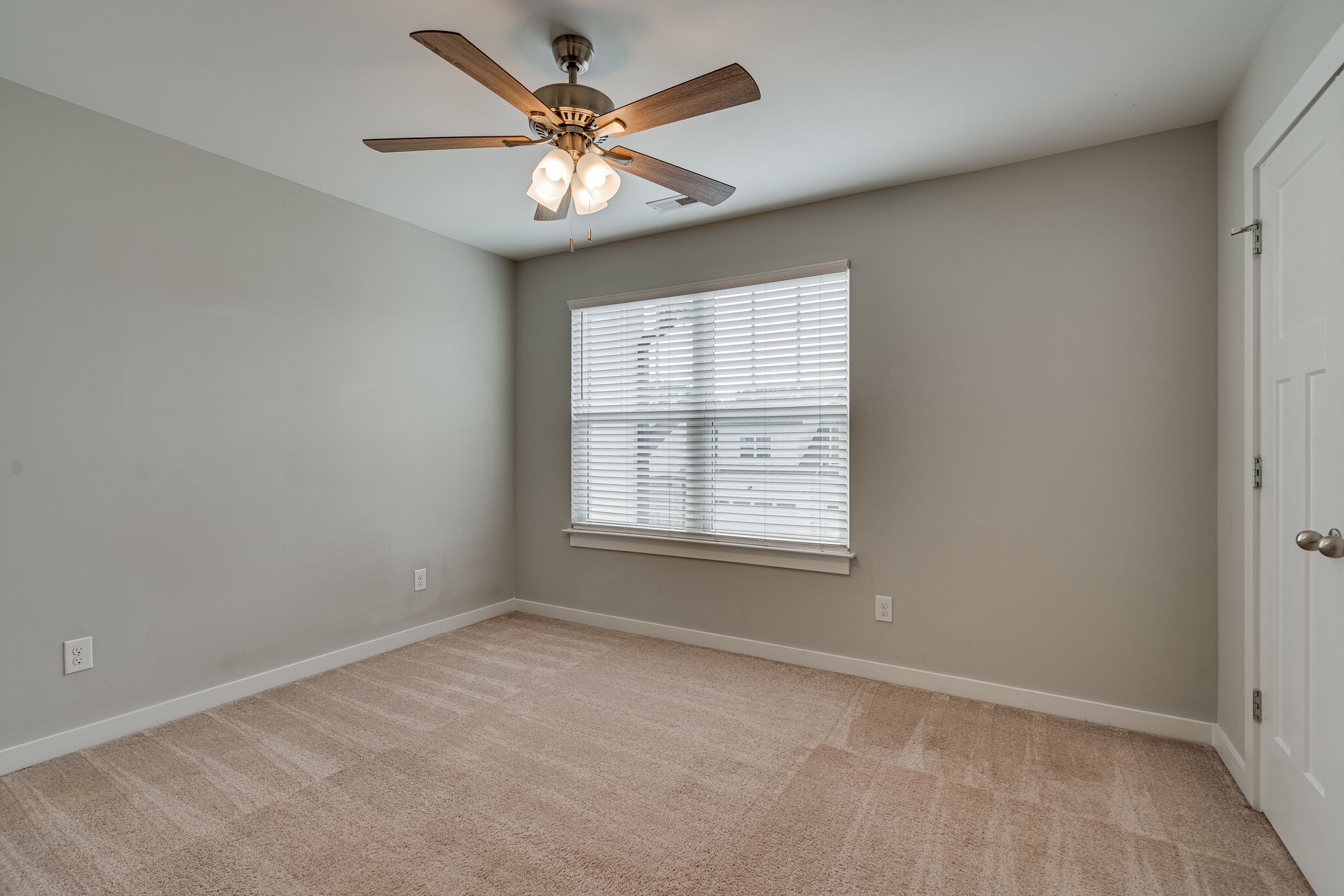 2145 Bayport Ave
