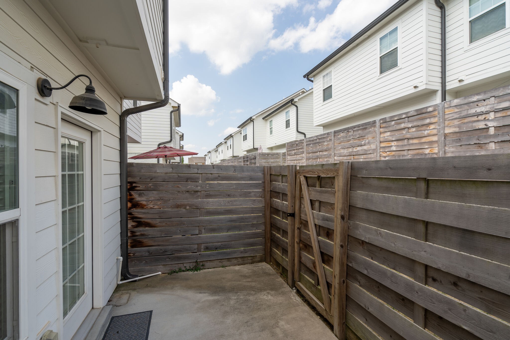 2145 Bayport Ave