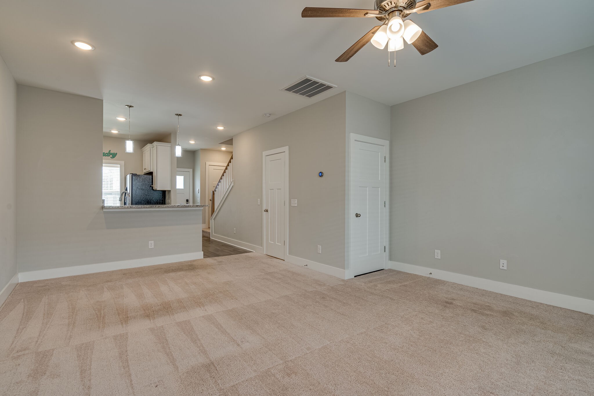 2145 Bayport Ave