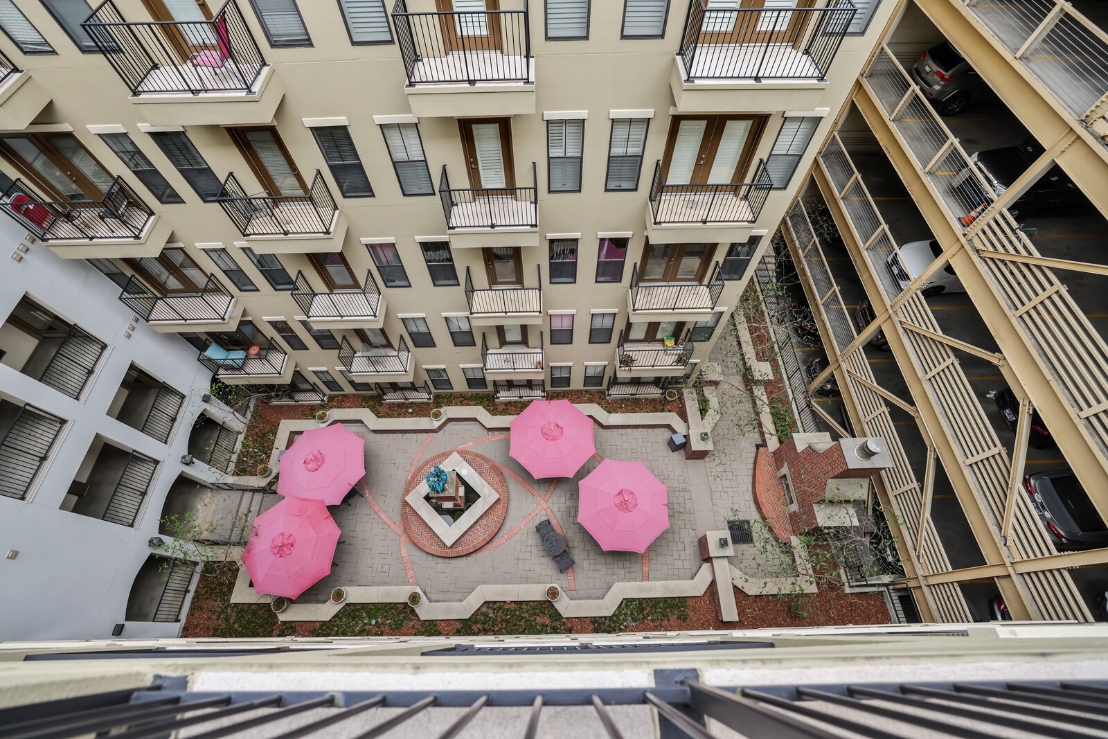 1803 Broadway Unit: 611