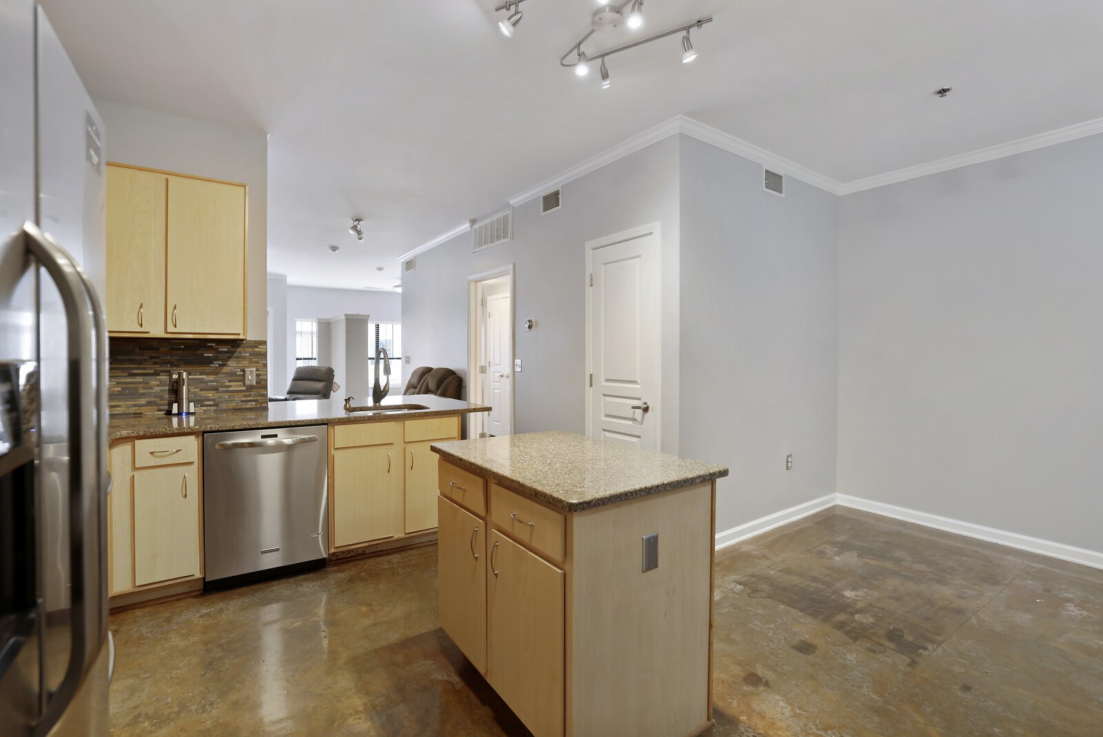 1803 Broadway Unit: 611
