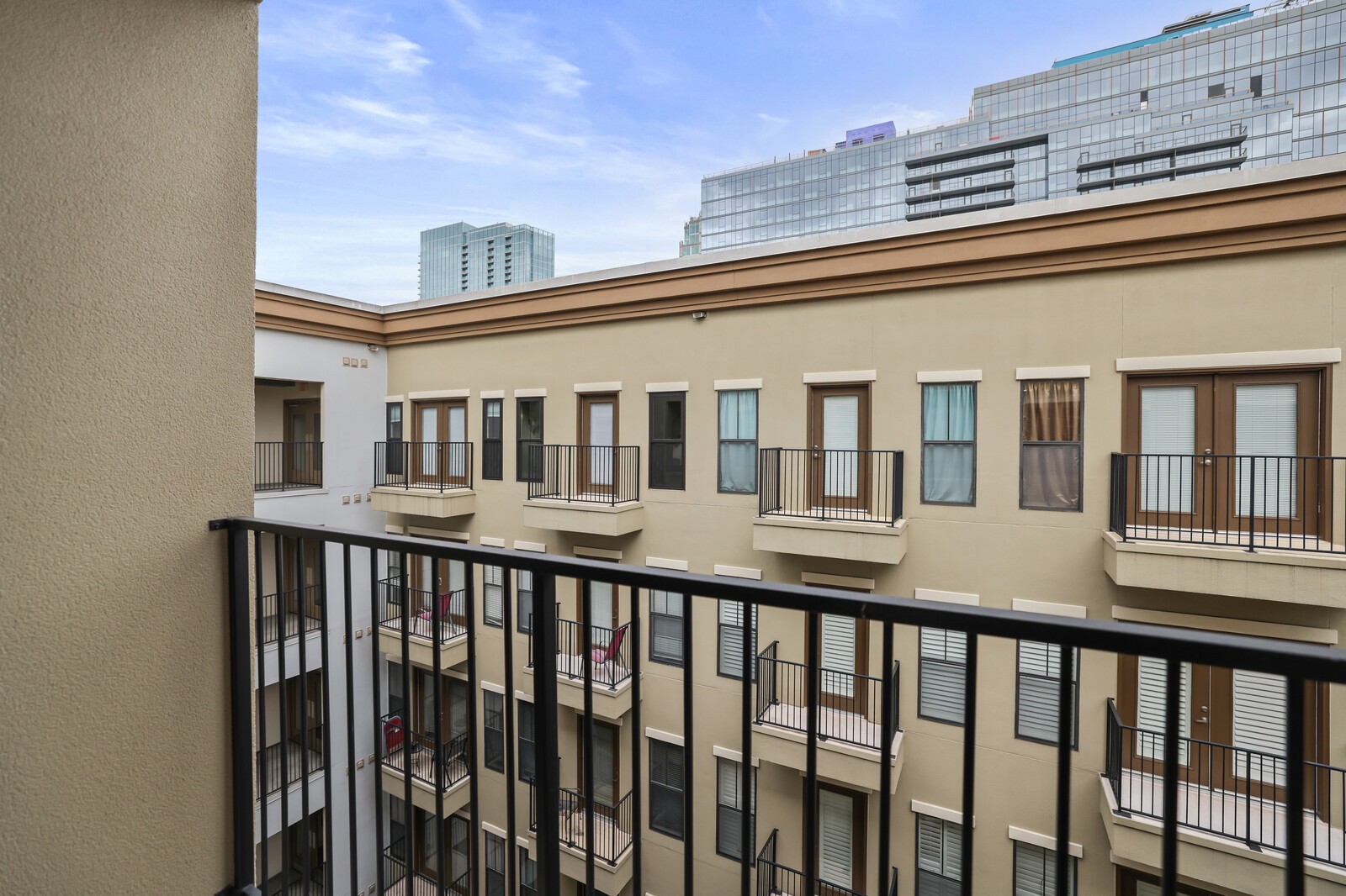 1803 Broadway Unit: 611