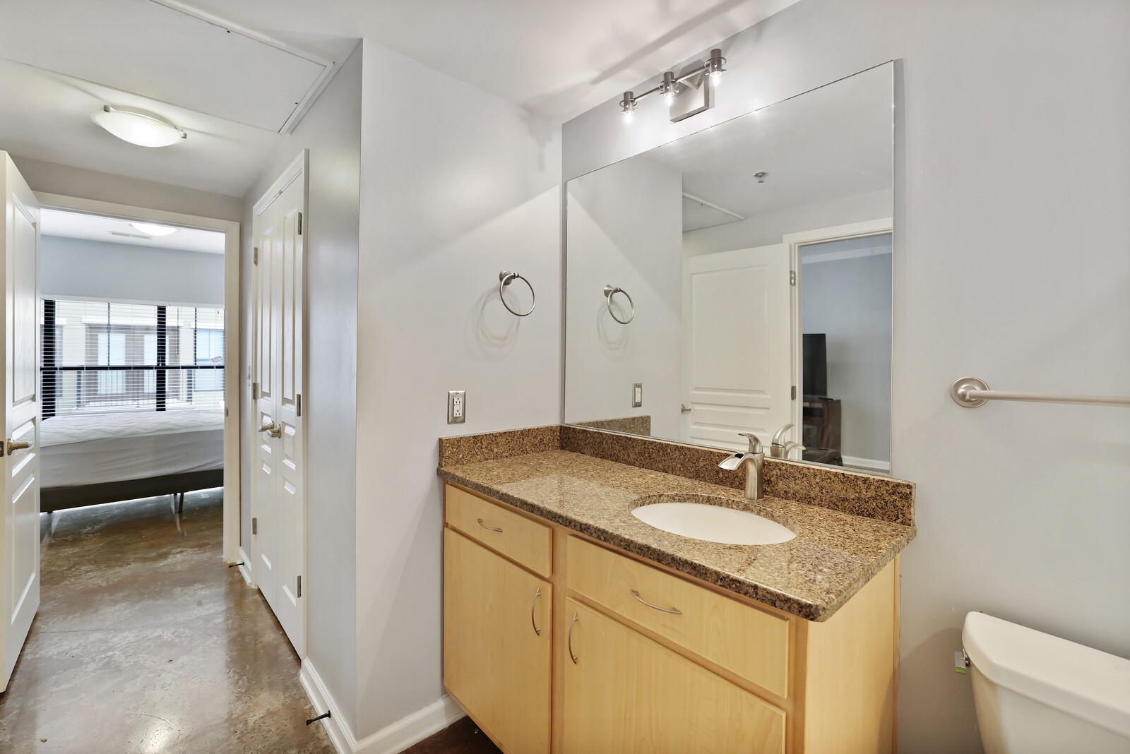 1803 Broadway Unit: 611