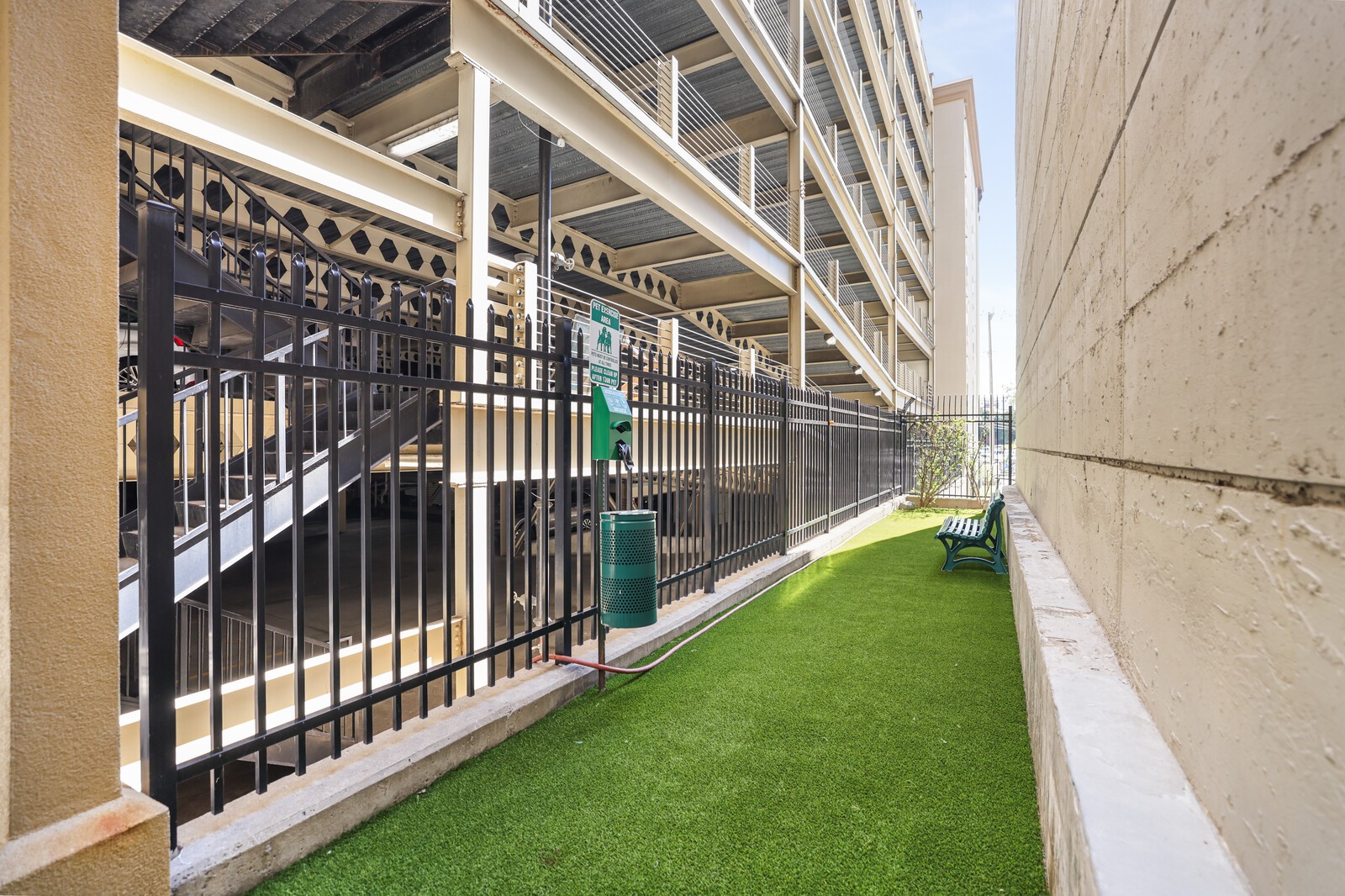 1803 Broadway Unit: 611