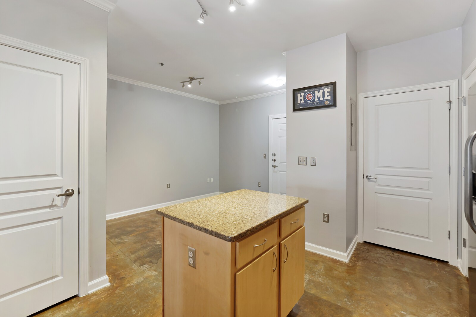 1803 Broadway Unit: 611