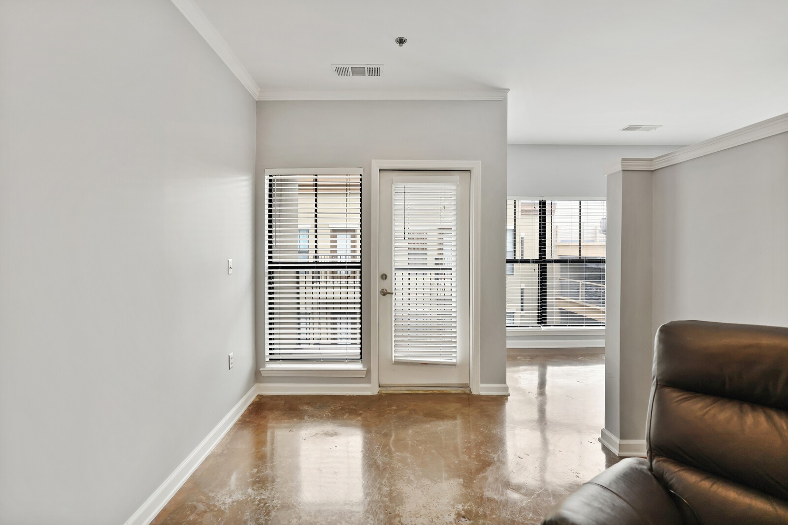 1803 Broadway Unit: 611