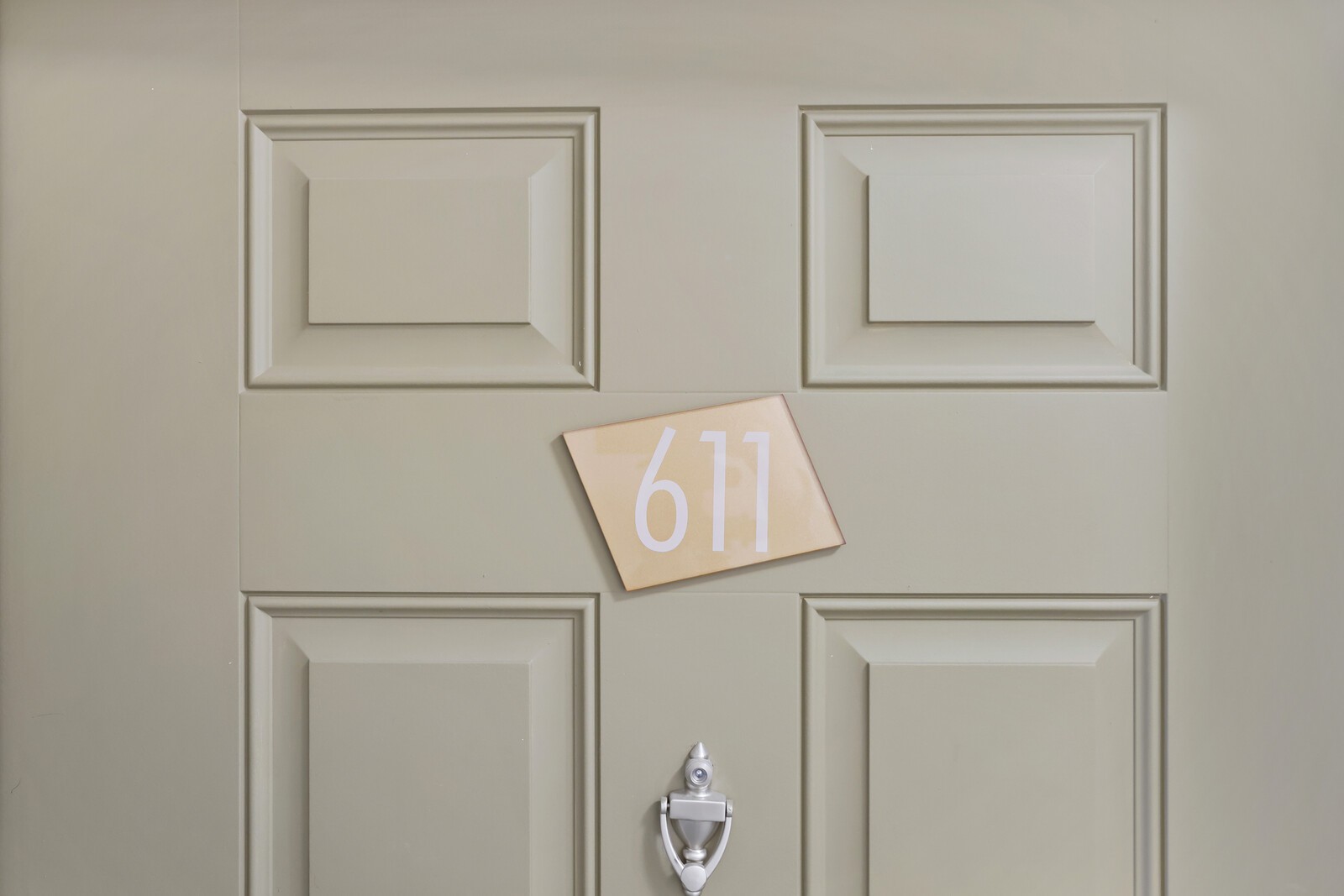 1803 Broadway Unit: 611