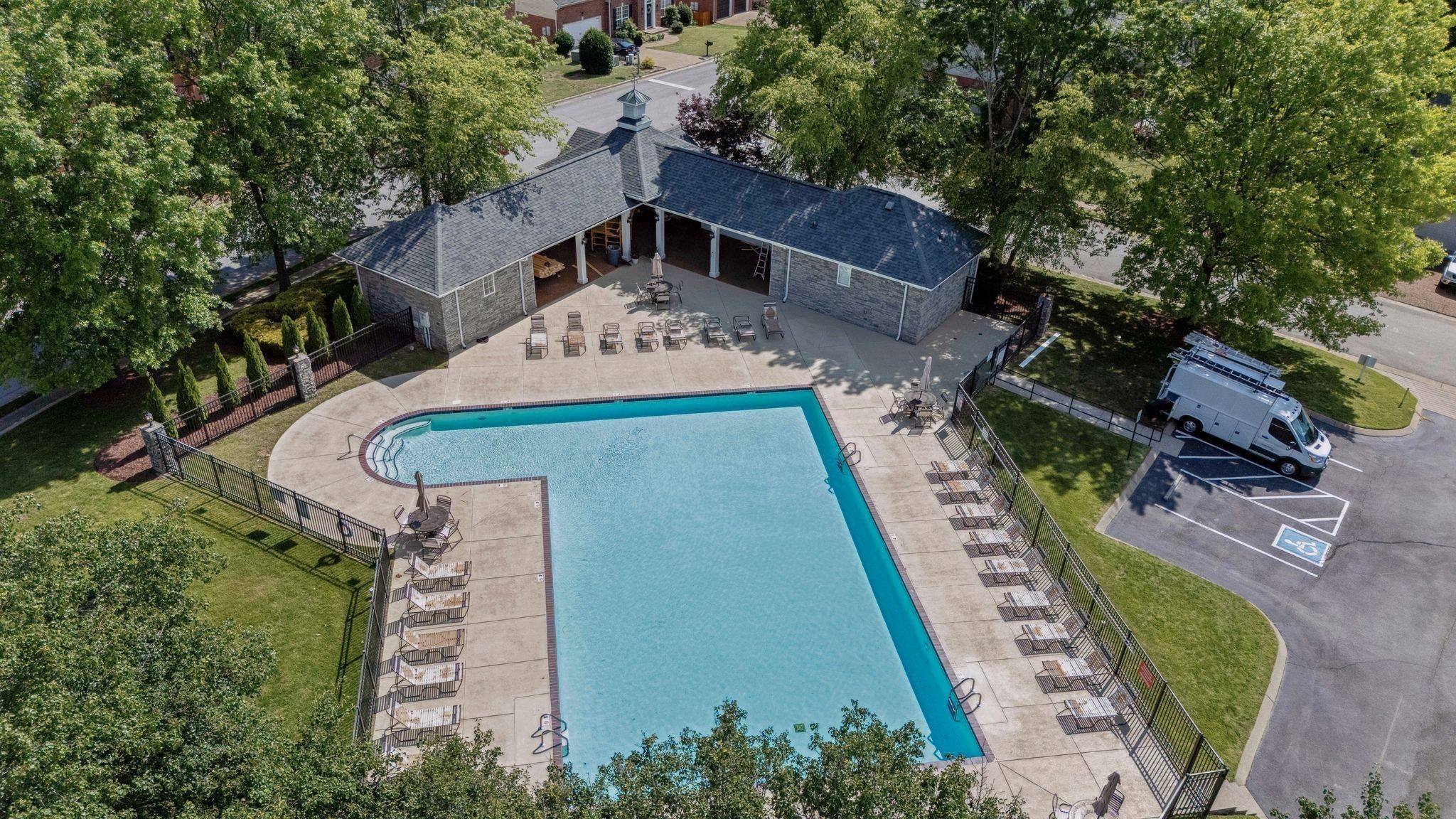 1412 Beech Hollow Ct
