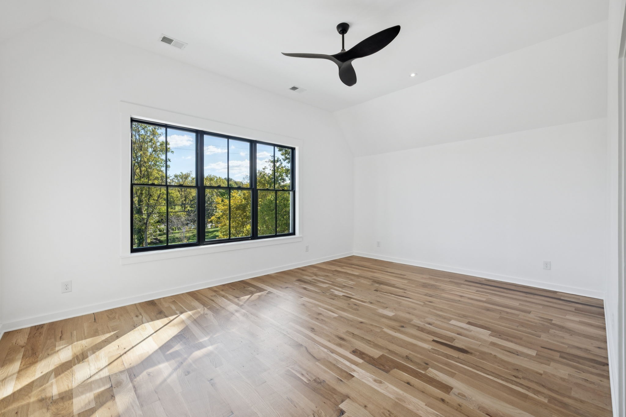 1114 Caldwell Ln