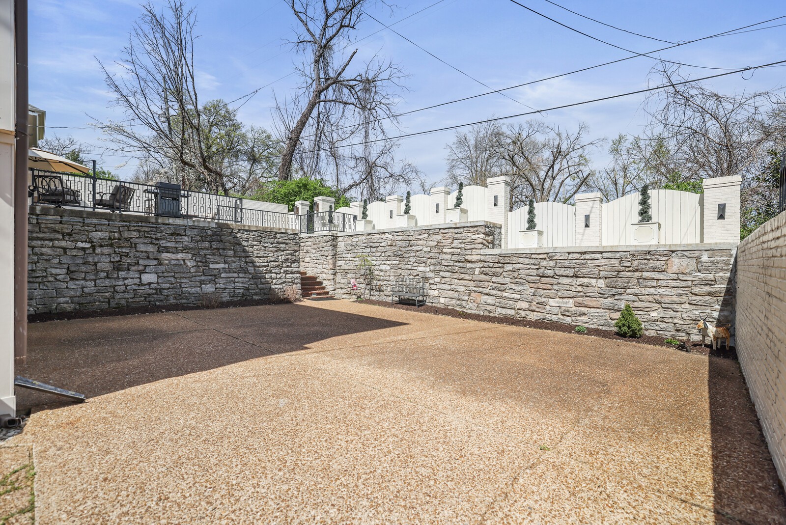 2126 Golf Club Ln