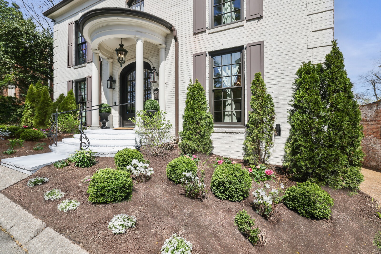 2126 Golf Club Ln