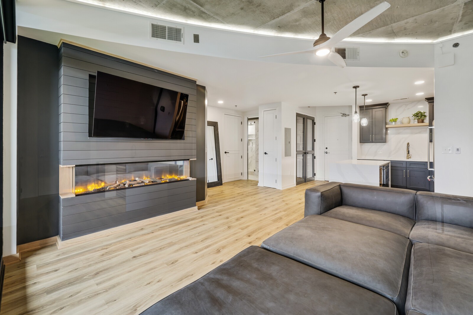 600 12th Ave, S Unit: 629