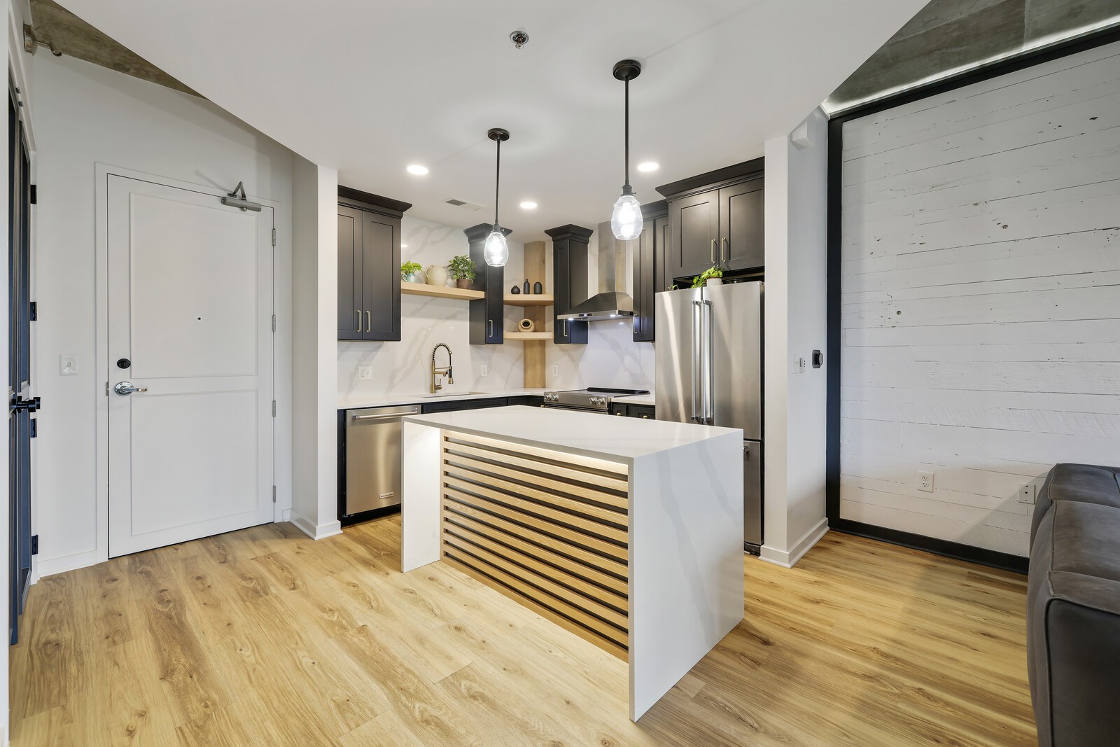 600 12th Ave, S Unit: 629