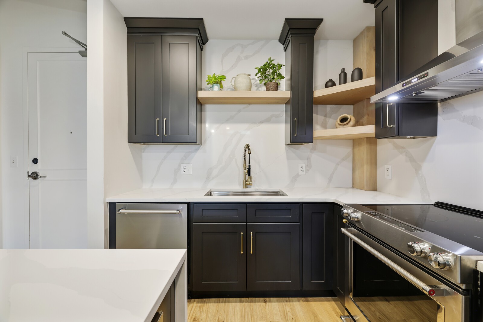 600 12th Ave, S Unit: 629