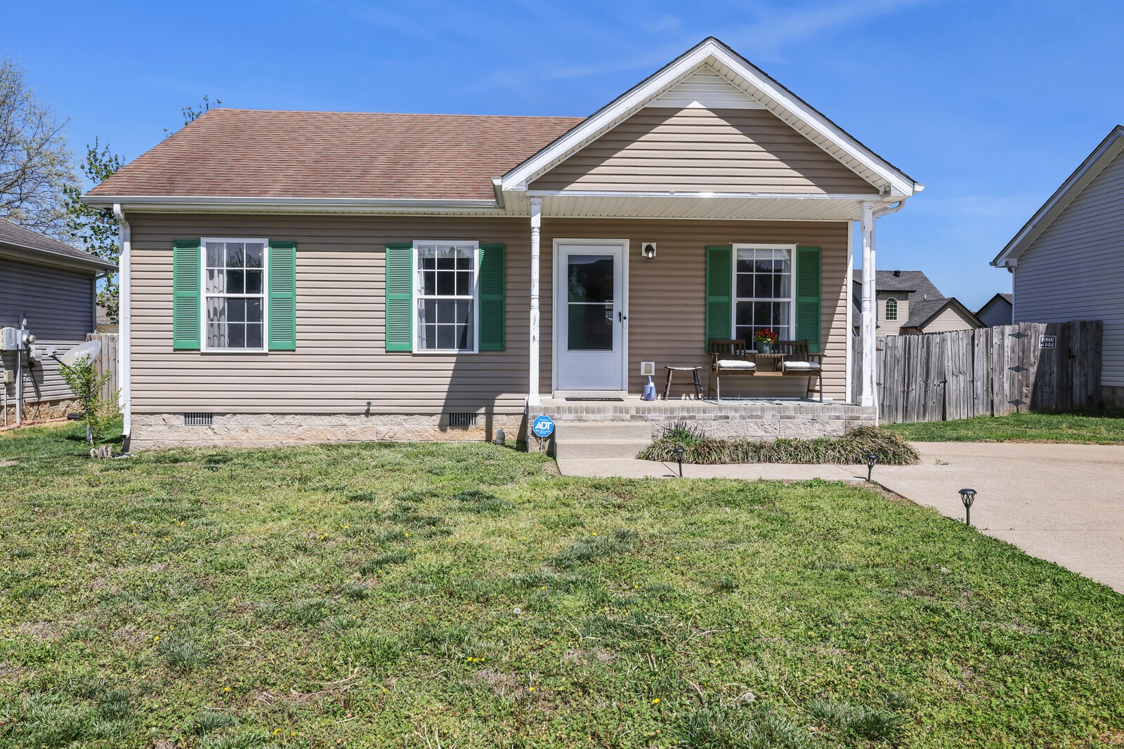 525 Oakmont Dr