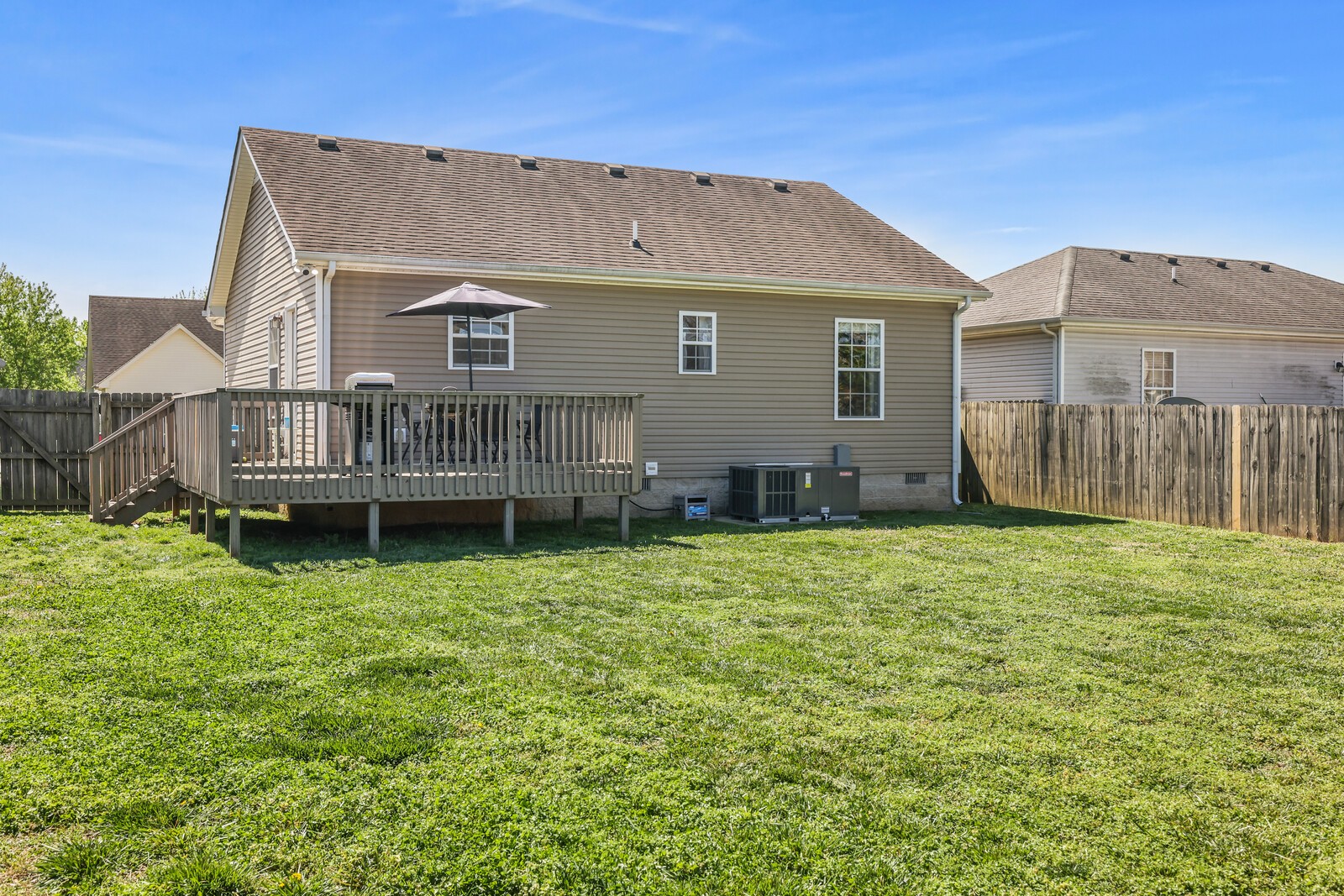 525 Oakmont Dr