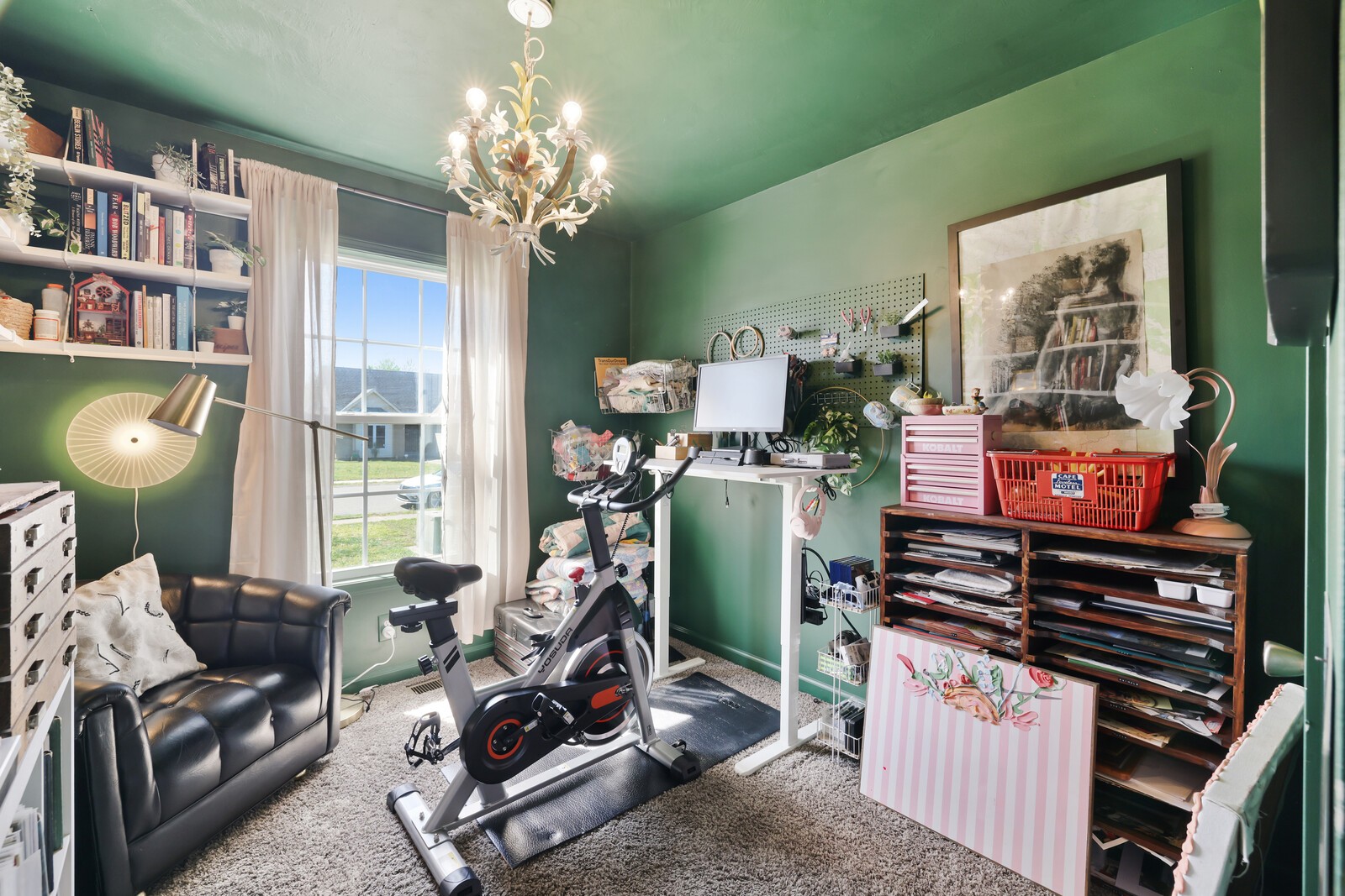 525 Oakmont Dr