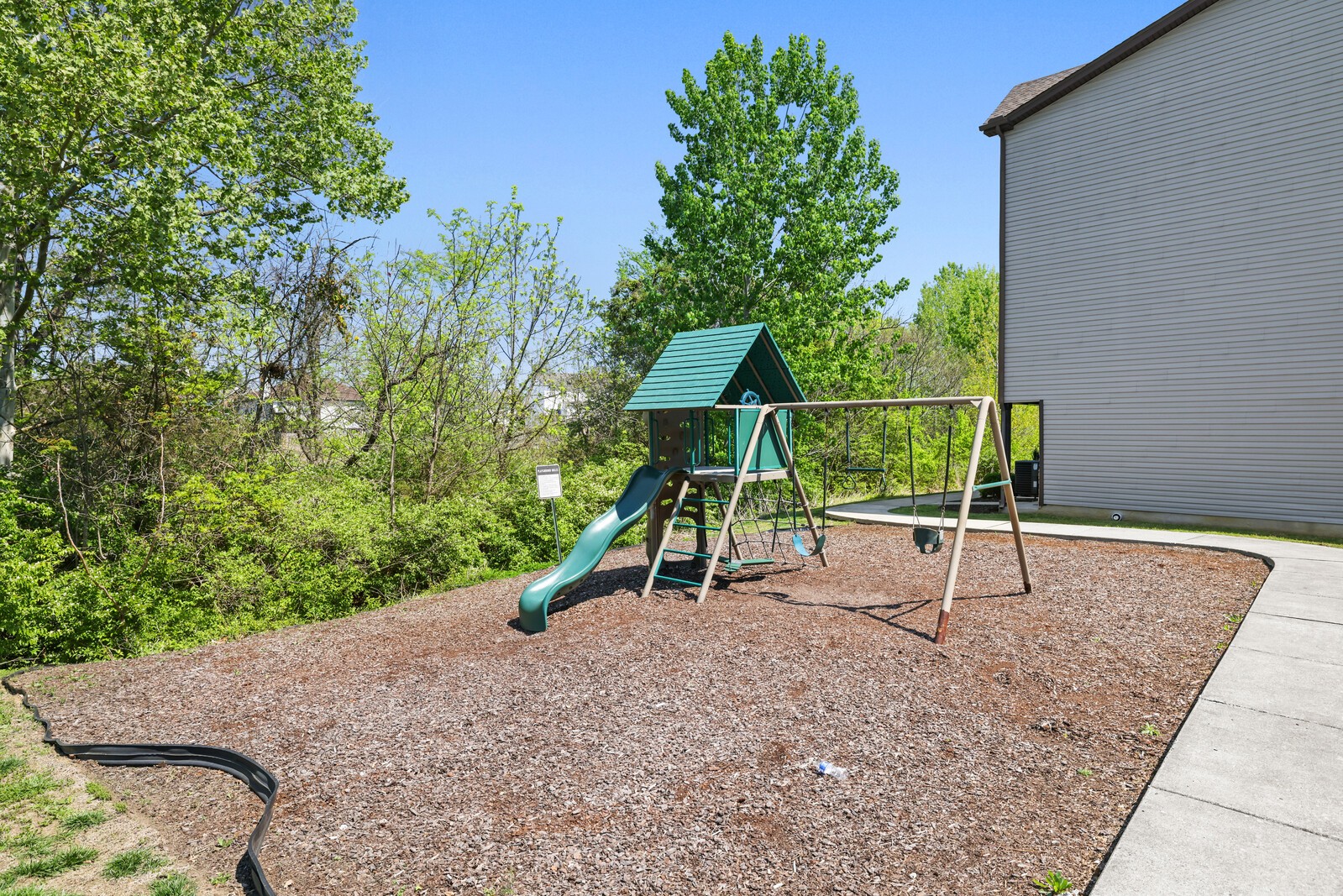 102 Ramsden Ave