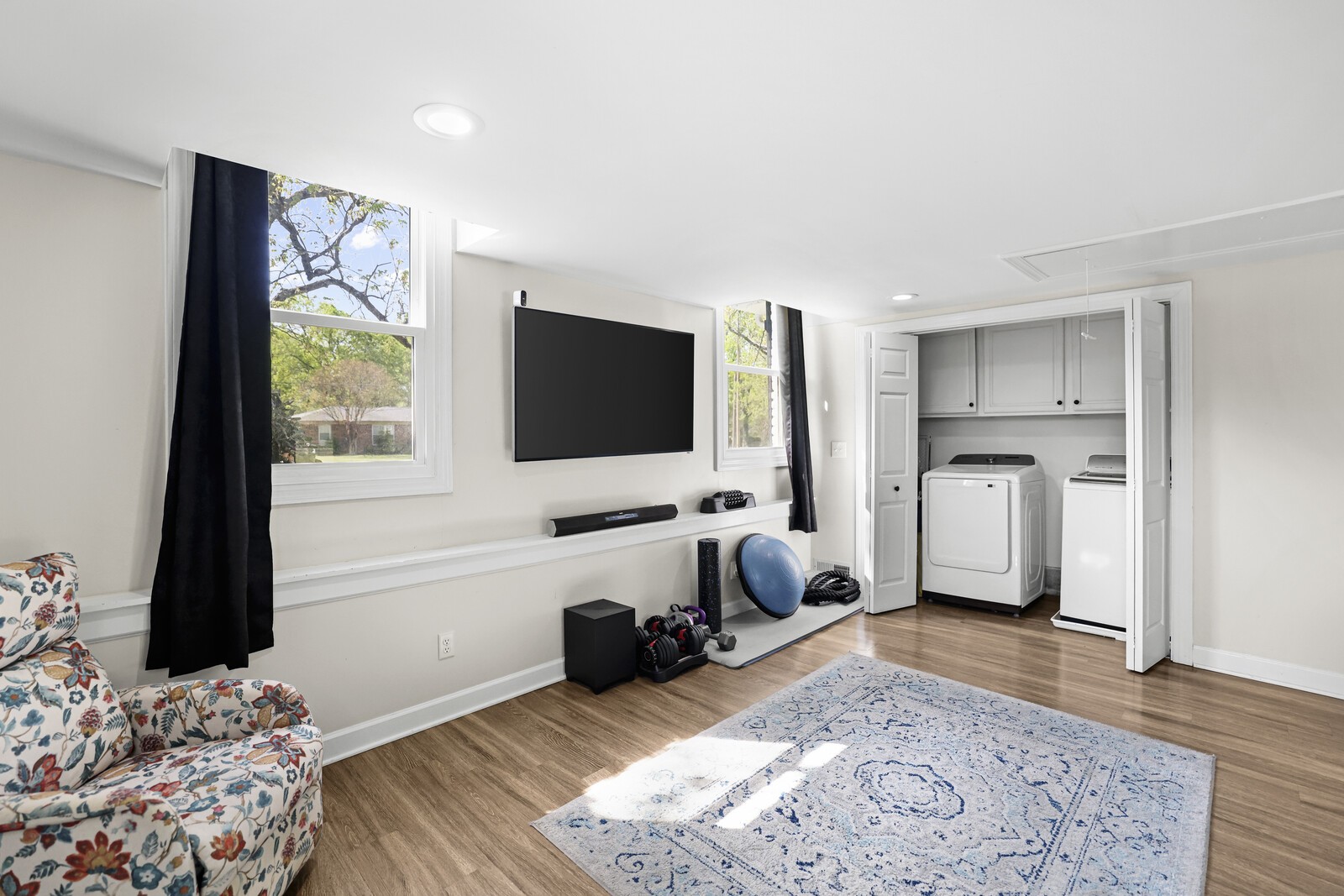 1136 Howell Dr