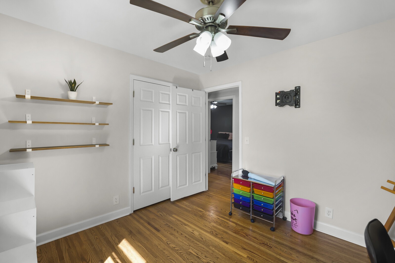 1136 Howell Dr