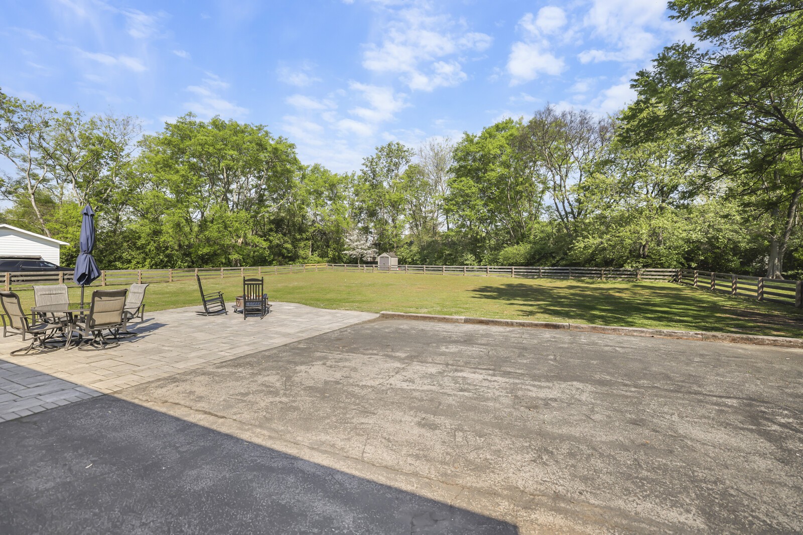 1136 Howell Dr