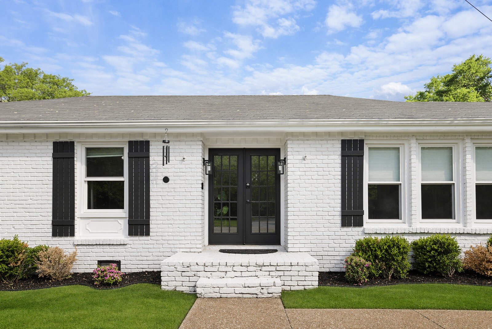 1136 Howell Dr
