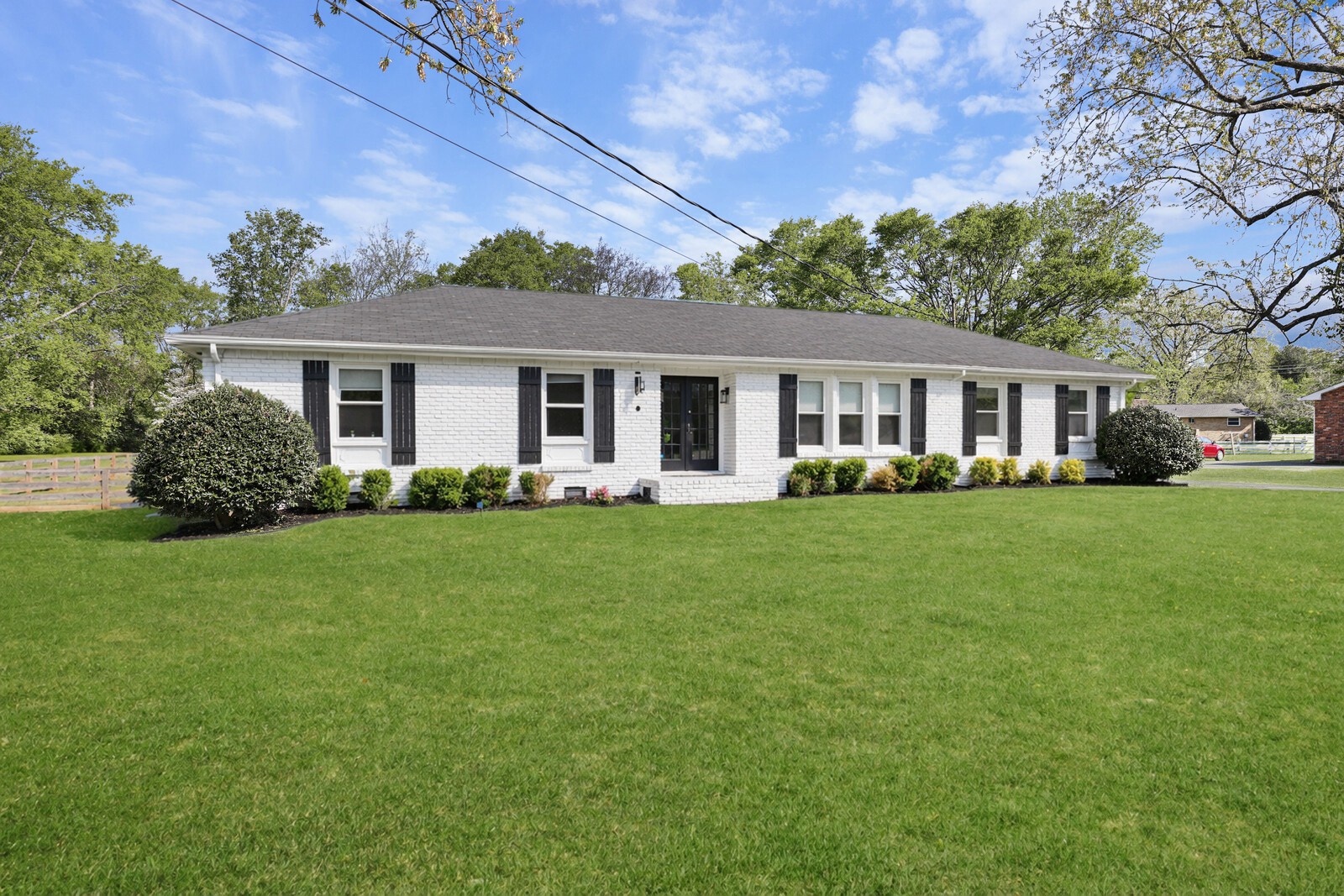 1136 Howell Dr