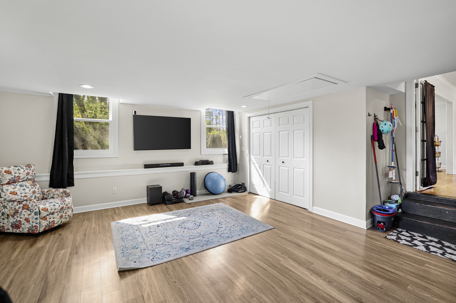 1136 Howell Dr