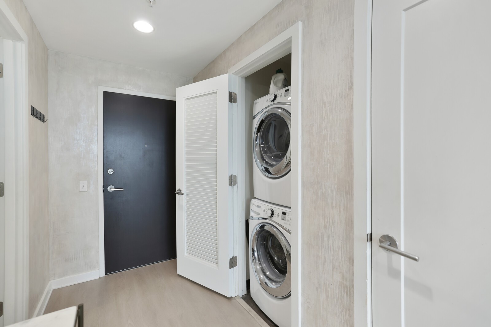 1212 Laurel St Unit: 1905