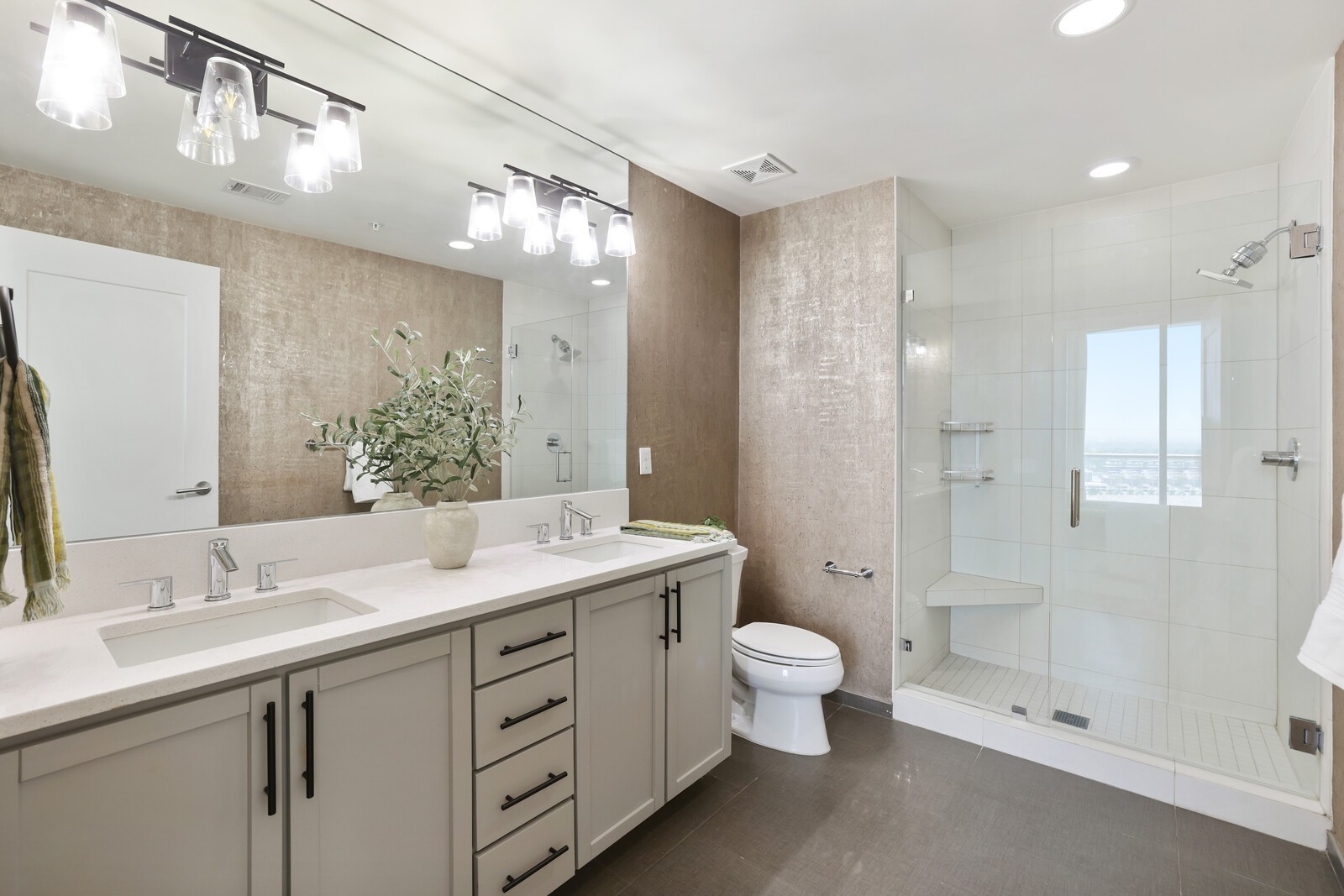 1212 Laurel St Unit: 1905