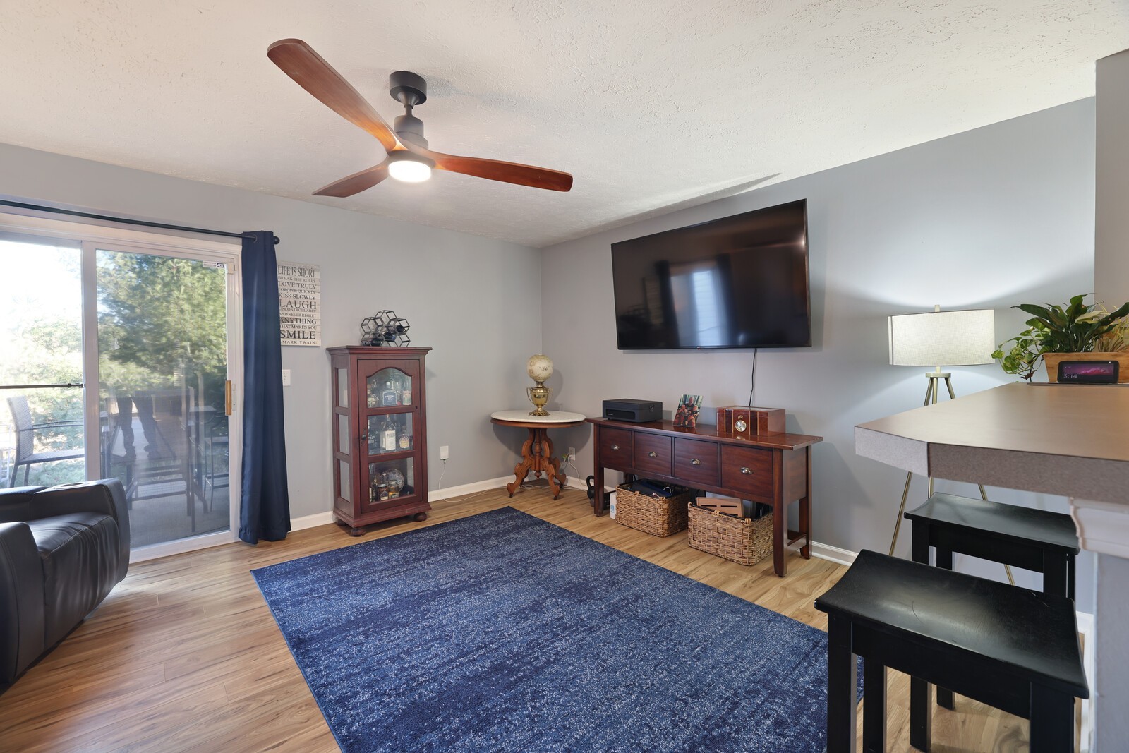141 Shadow Glen Dr