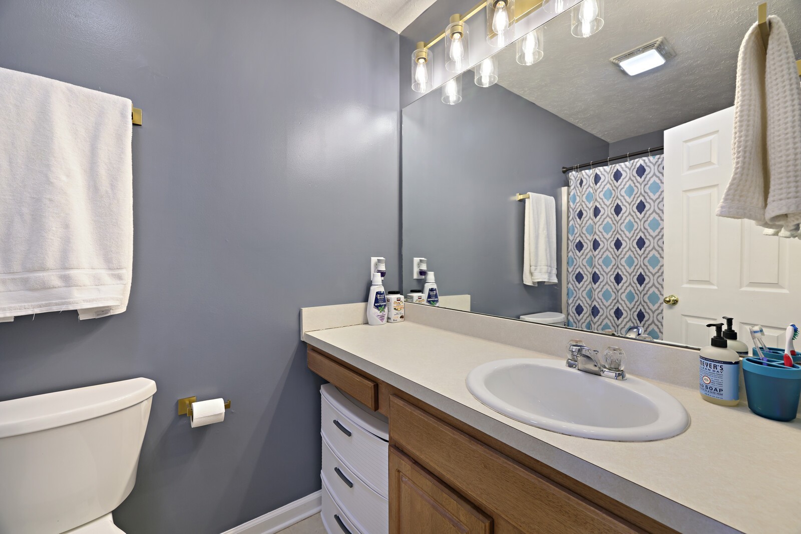 141 Shadow Glen Dr