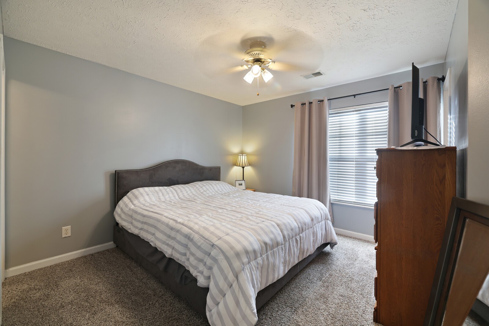 141 Shadow Glen Dr