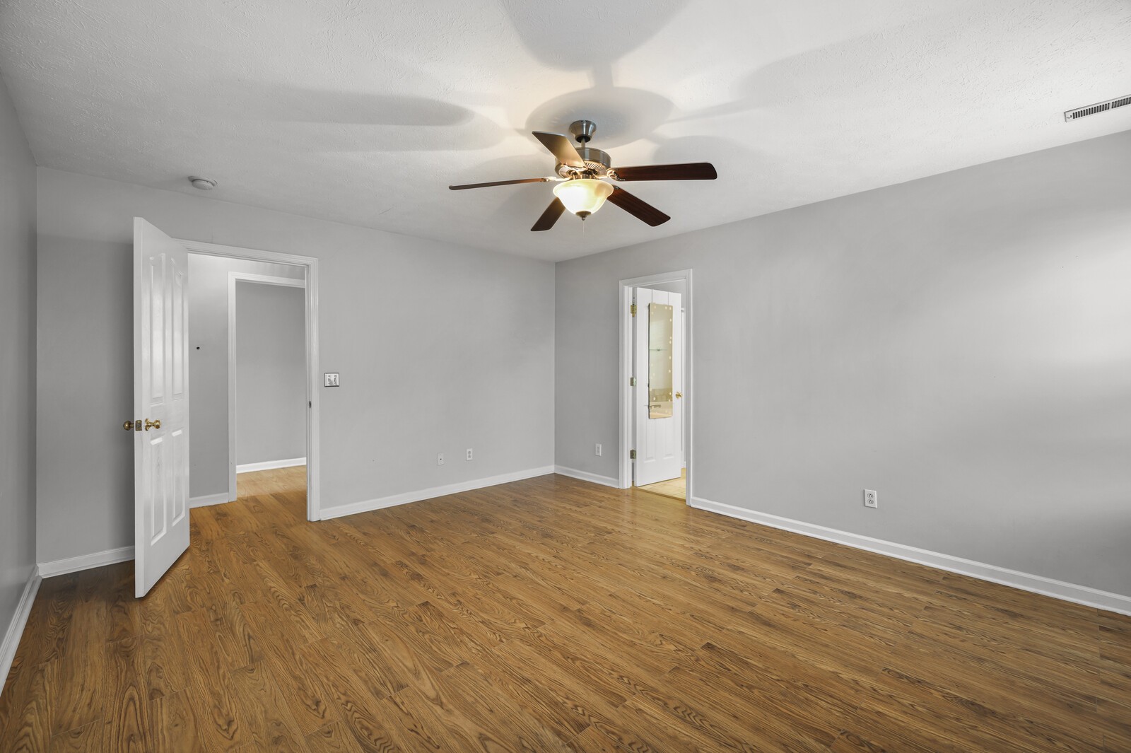 2233 Rosecran Cir